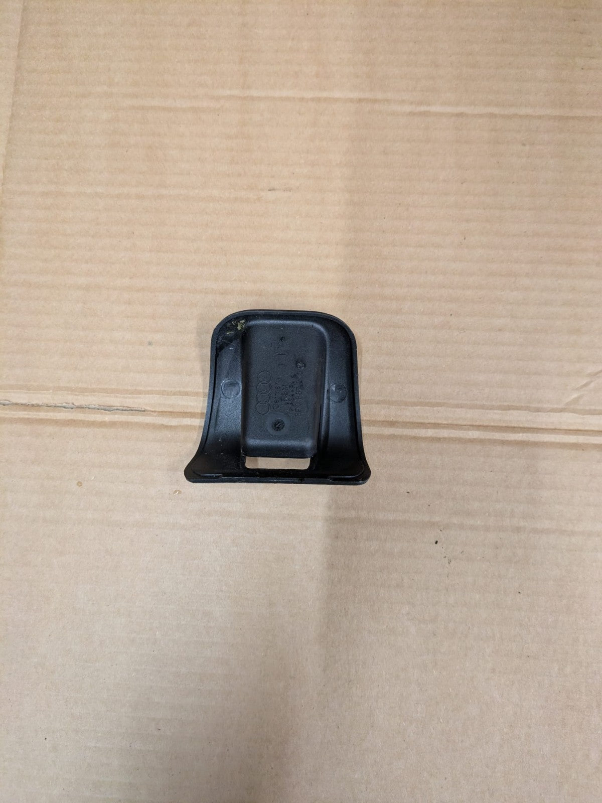 2011 Audi A3 S Line Isofix Seat Cover Trims  | 8P0887233