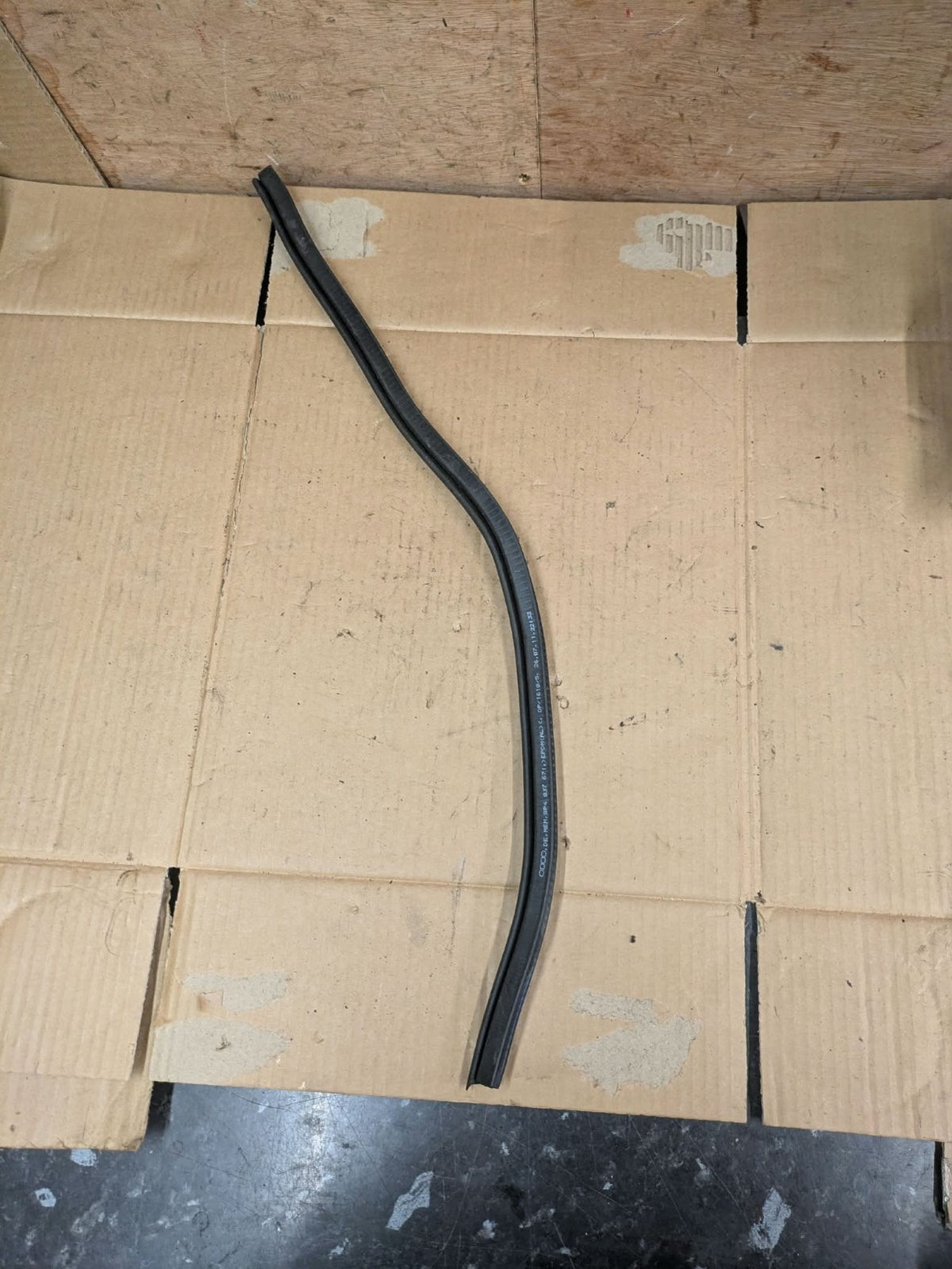 2011 Audi A3 S Line Front Door Window Rubber Seal | 8P4837671