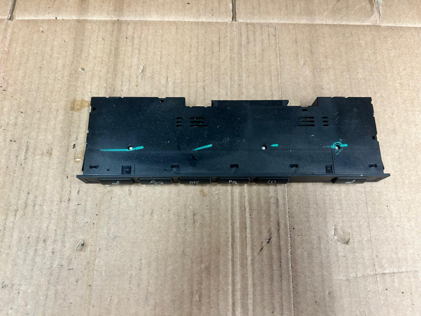 Genuine BMW 7 Series E38 Multifunction Heated Seat Switch Controls | 61313427957