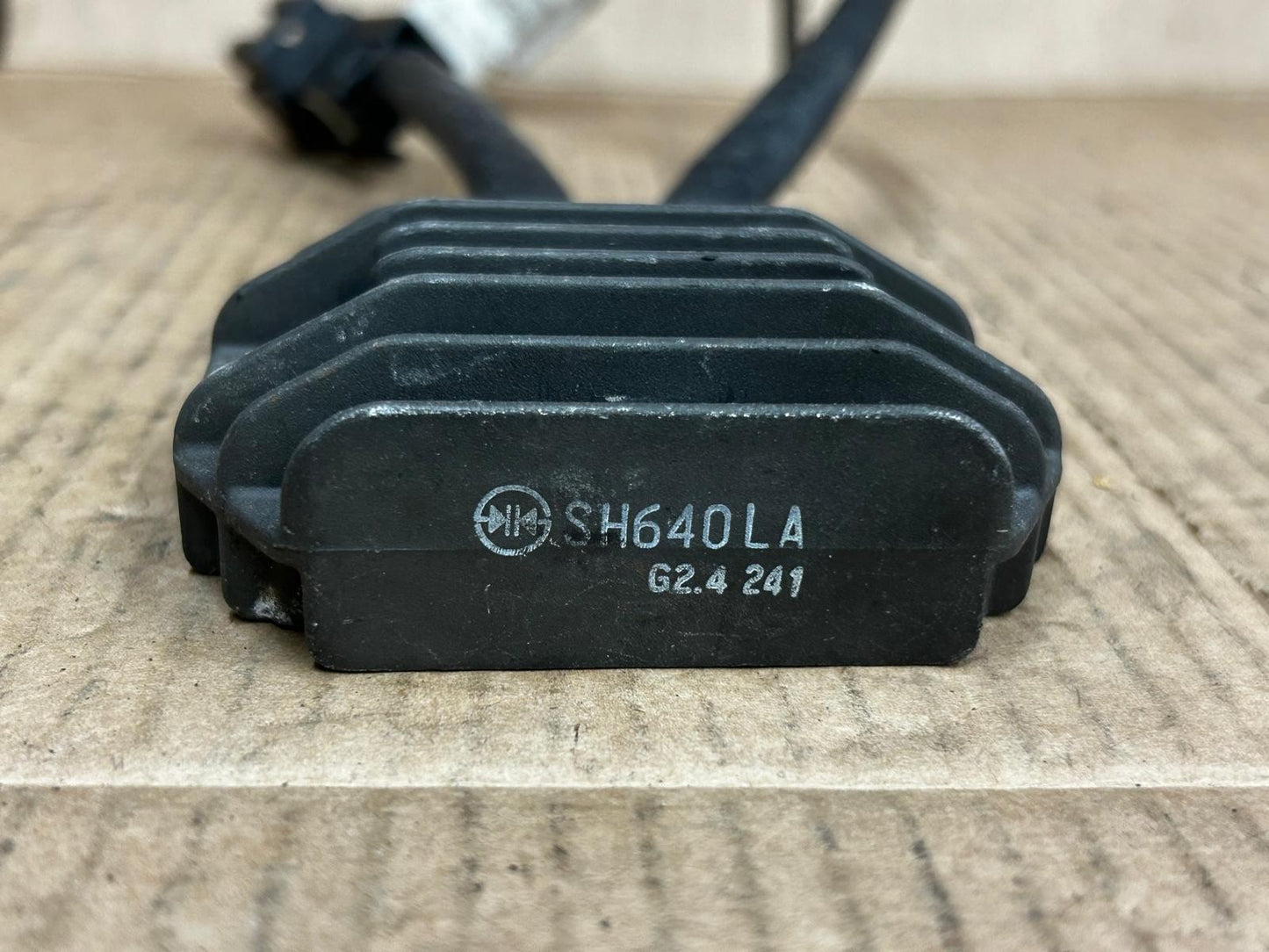 SH640LA | 2005 - 2014 Piaggio Vespa LX 125 Touring Voltage Rectifier