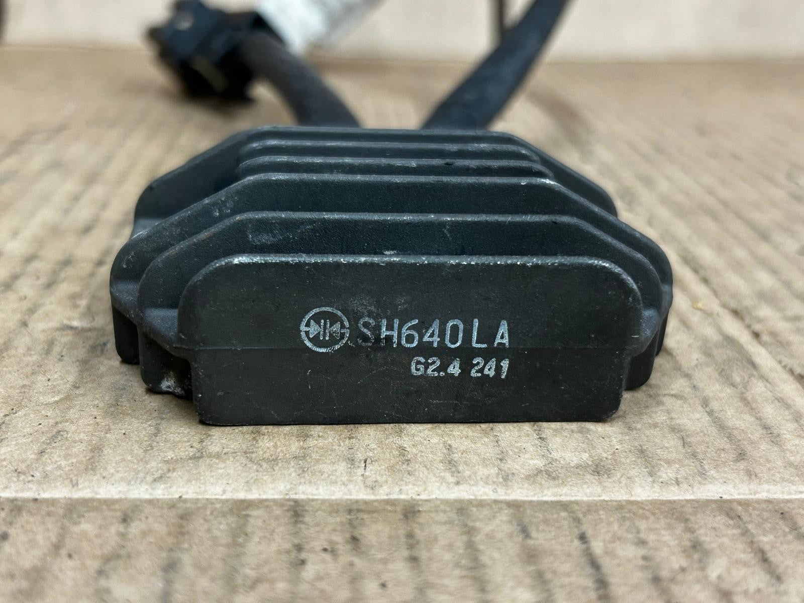 SH640LA | 2005 - 2014 Piaggio Vespa LX 125 Touring Voltage Rectifier