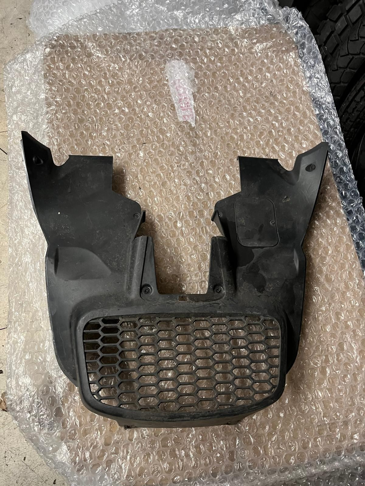 2024 Piaggio MP3 300 Lower Radiator Cover | 1B007253