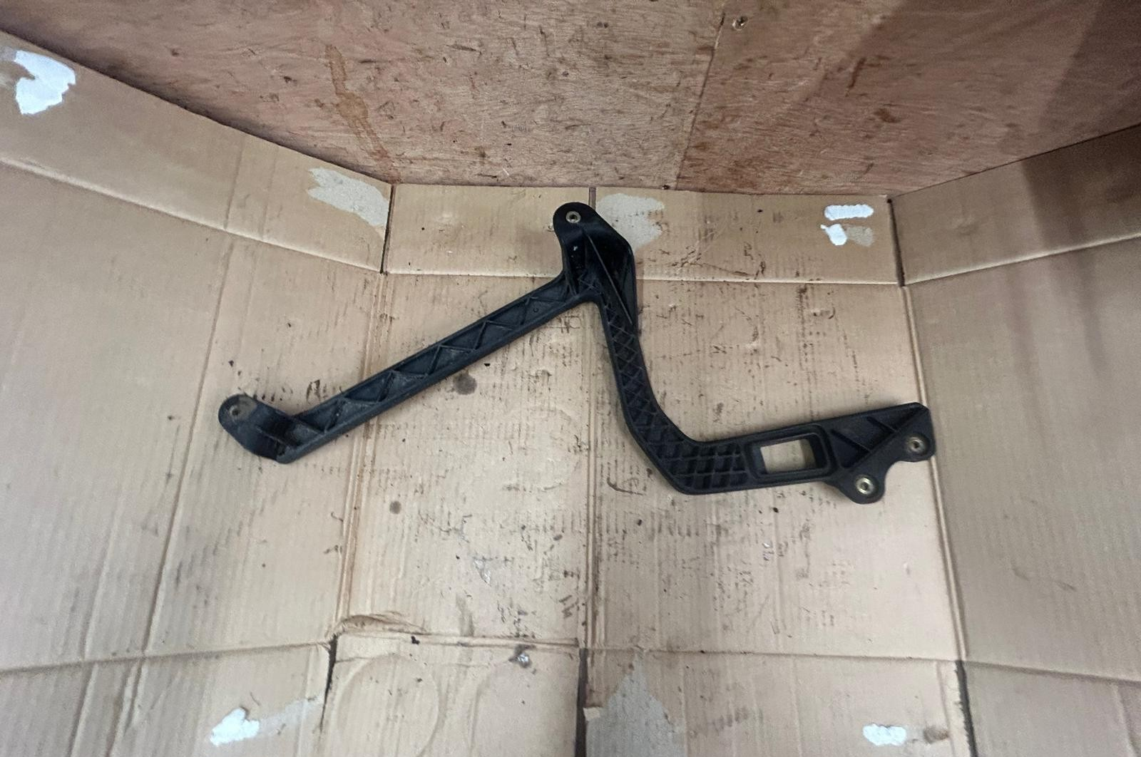 1985 - 1995 BMW K75s Left Side Pannier Mounting Bracket | 46-542300037