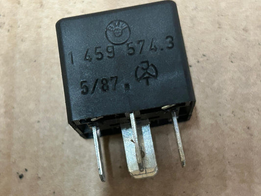 1885 - 1995 BMW K75s Relay | 14595743