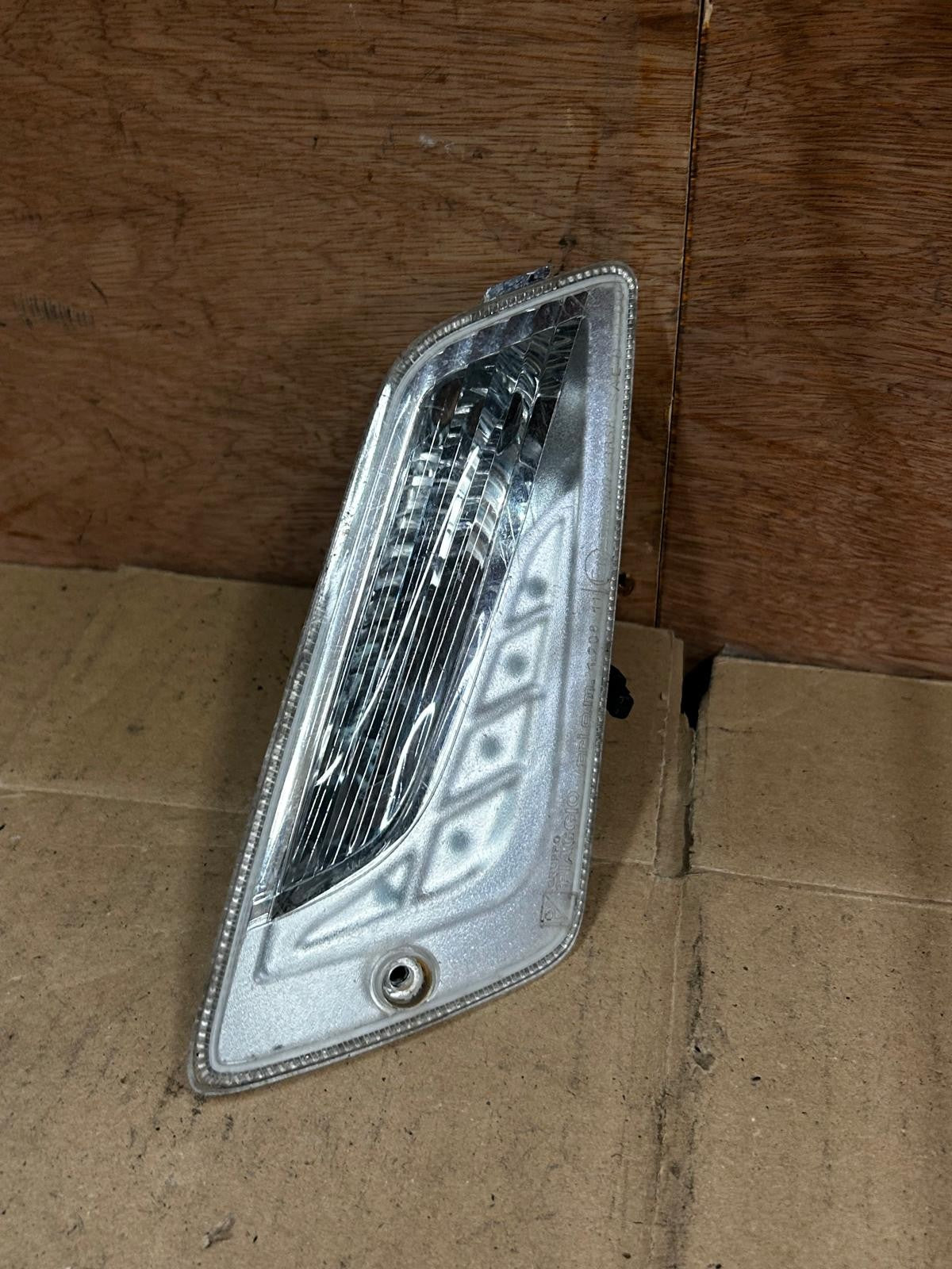 2016 - 2017 Vespa GTS 125/150/300 Front Left Indicator | 1D000476