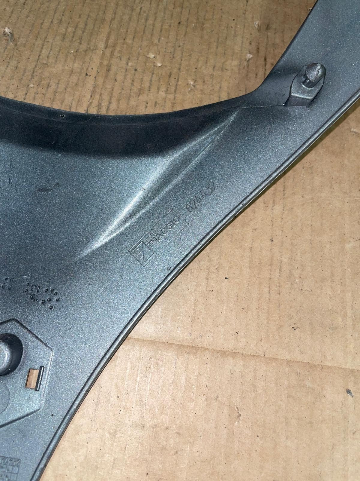 2012 Piaggio MP3 300 LT Front Fairing V Panel | 624432