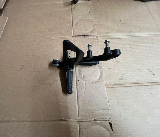 2020 - 2021 KTM ROAD 1290 Super Duke R Front Right Footpeg Bracket | 61703039000
