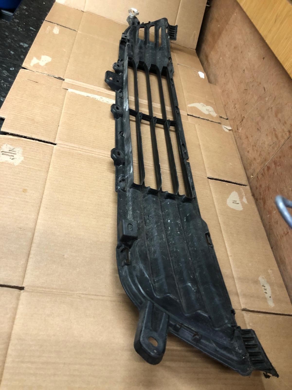 2014 Mitsubishi Outlander GX 4h PHEV Front Bumper Lower Grille | 6402A233