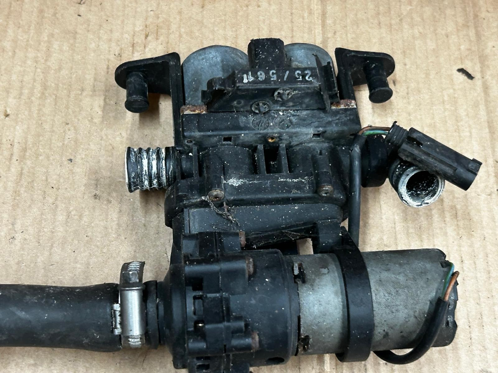 BMW 7 Series E38 Coolant Heater Control Valve | 8391348
