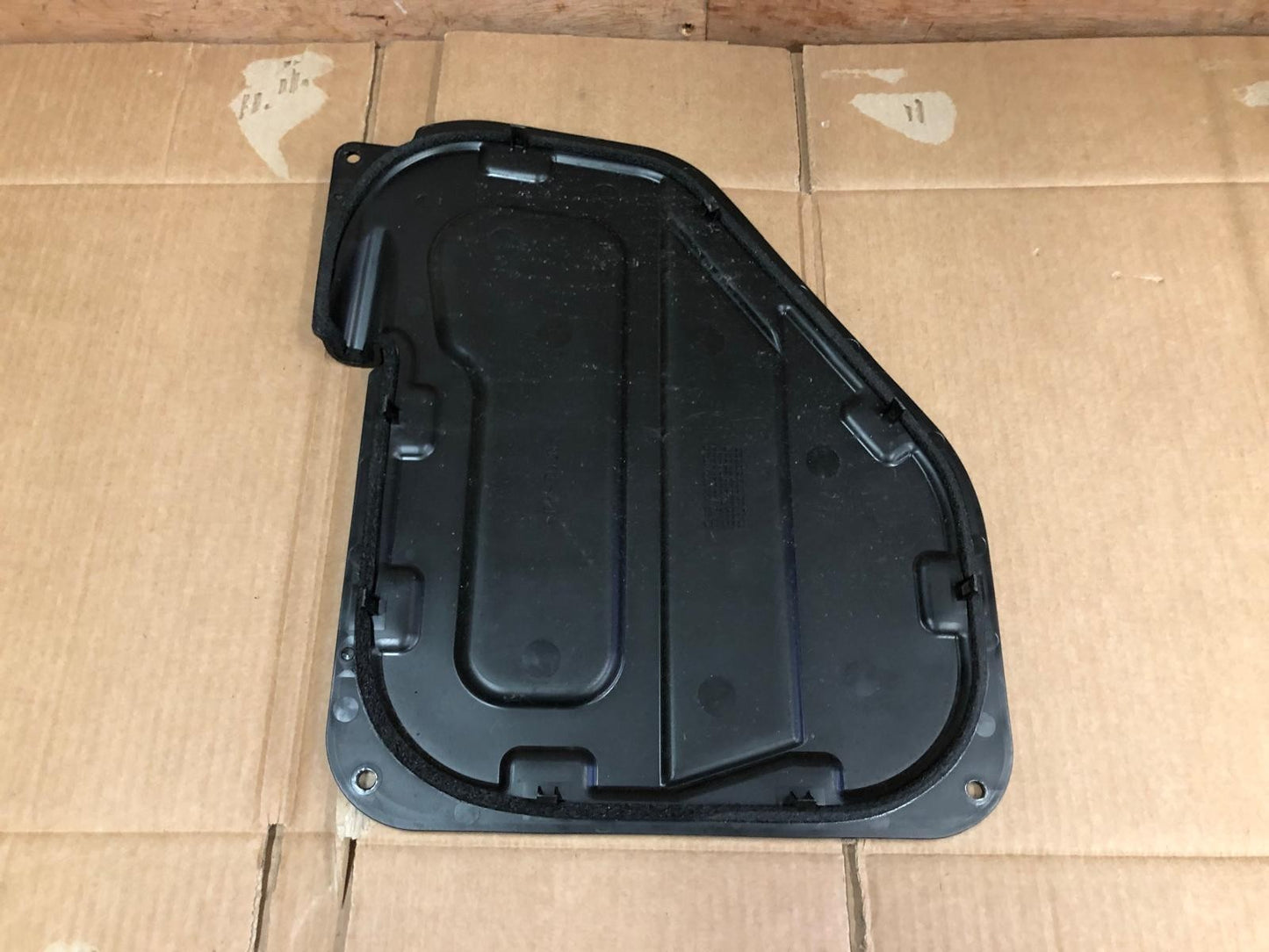 2014 Mitsubishi Outlander GX 4h PHEV Front Left Door Cover | 8720A076