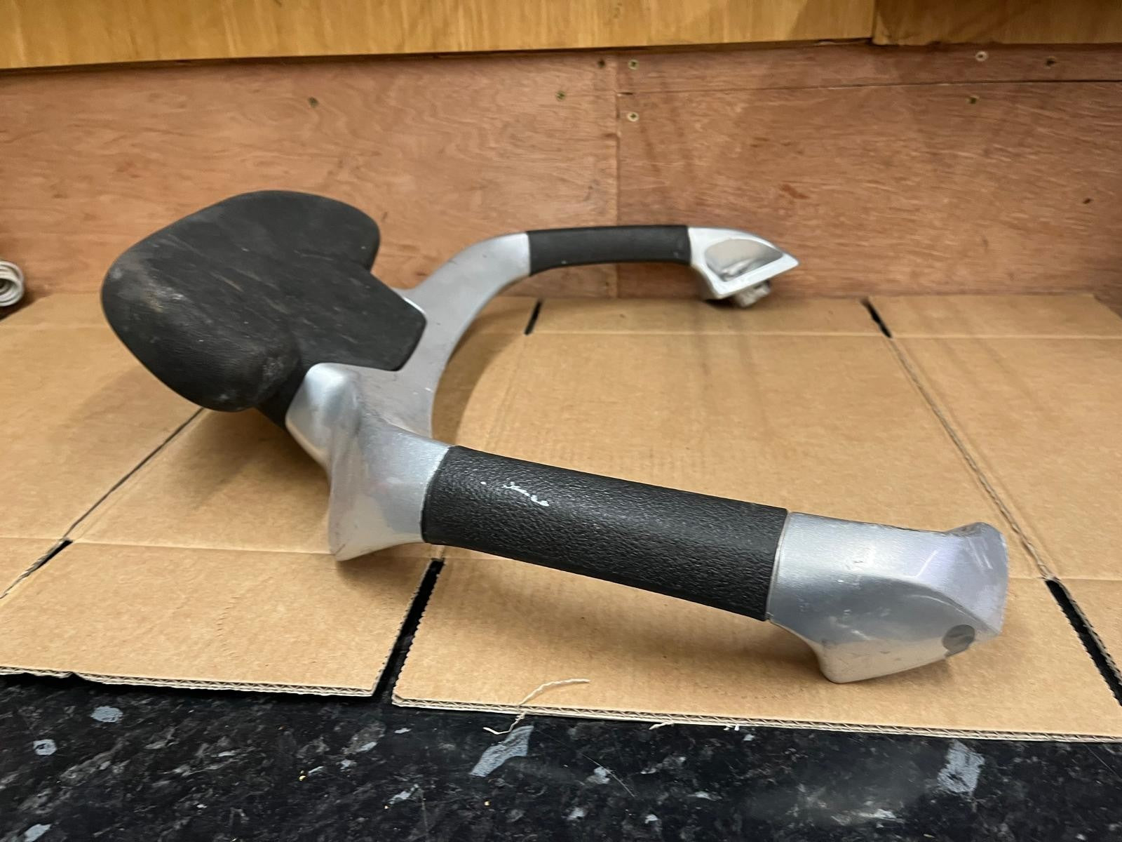 Piaggio xevo Passenger Backrest/Grab Rail Assembly  125/250/400