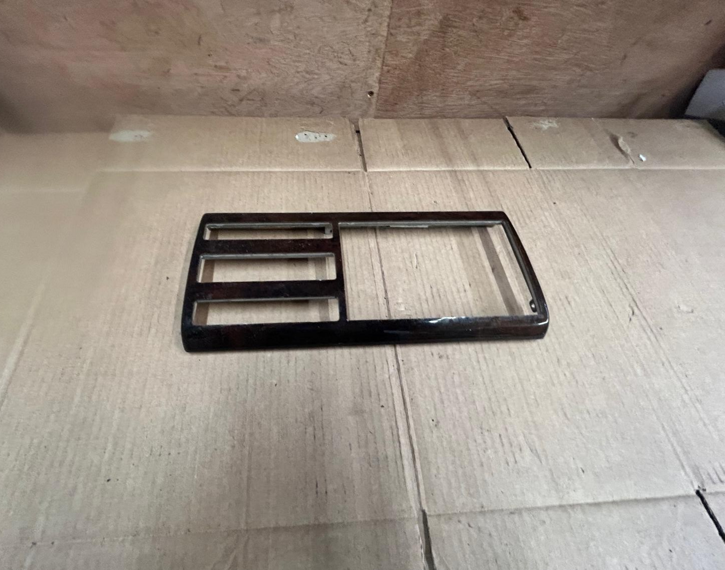 BMW 7 Series E38 Centre Console TV Info Wood Veneer Surround | 8360708