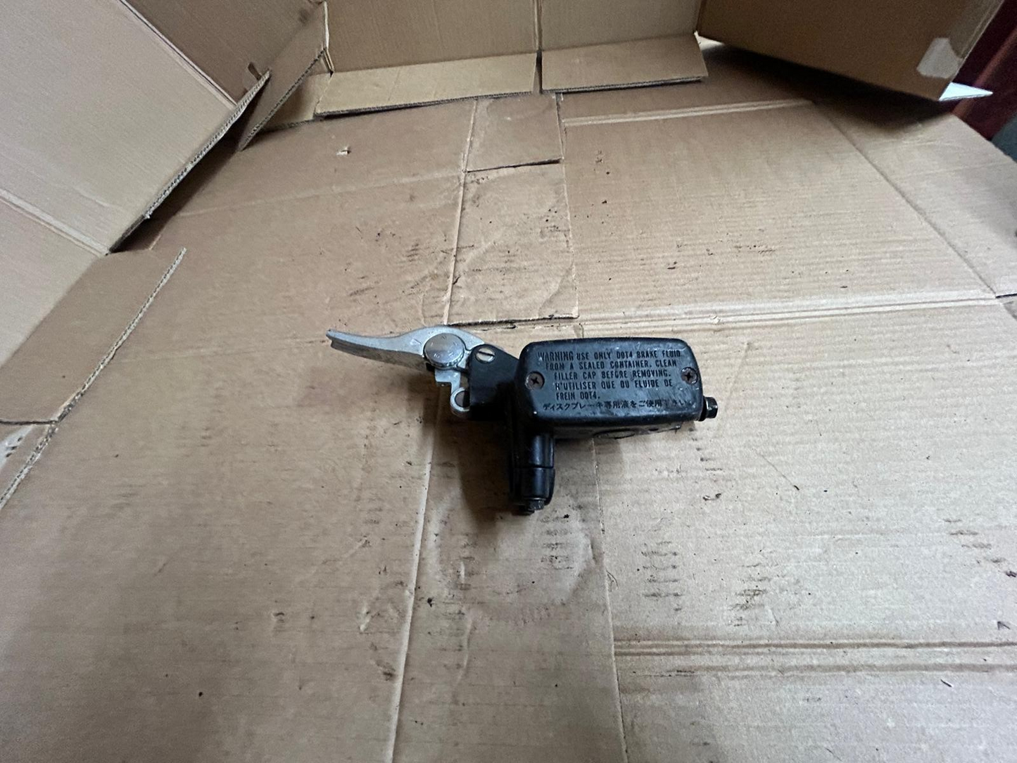 2000 Honda CBR 1100 xx Super Blackbird Clutch Master Cylinder + Lever