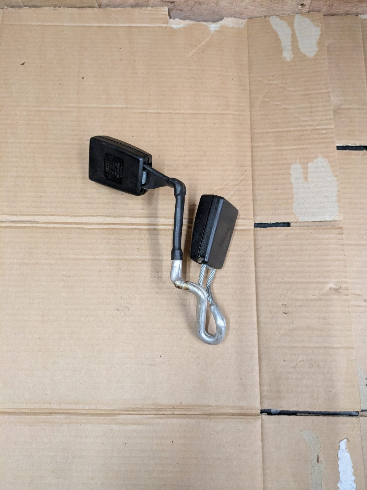 2011 Audi A3 S Line Rear Left Side Seatbelt Stalk Buckle | 8P0857739