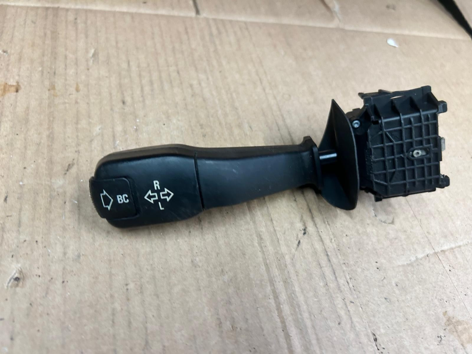 Genuine BMW 7 Series E38 Indicator Stick | 011004