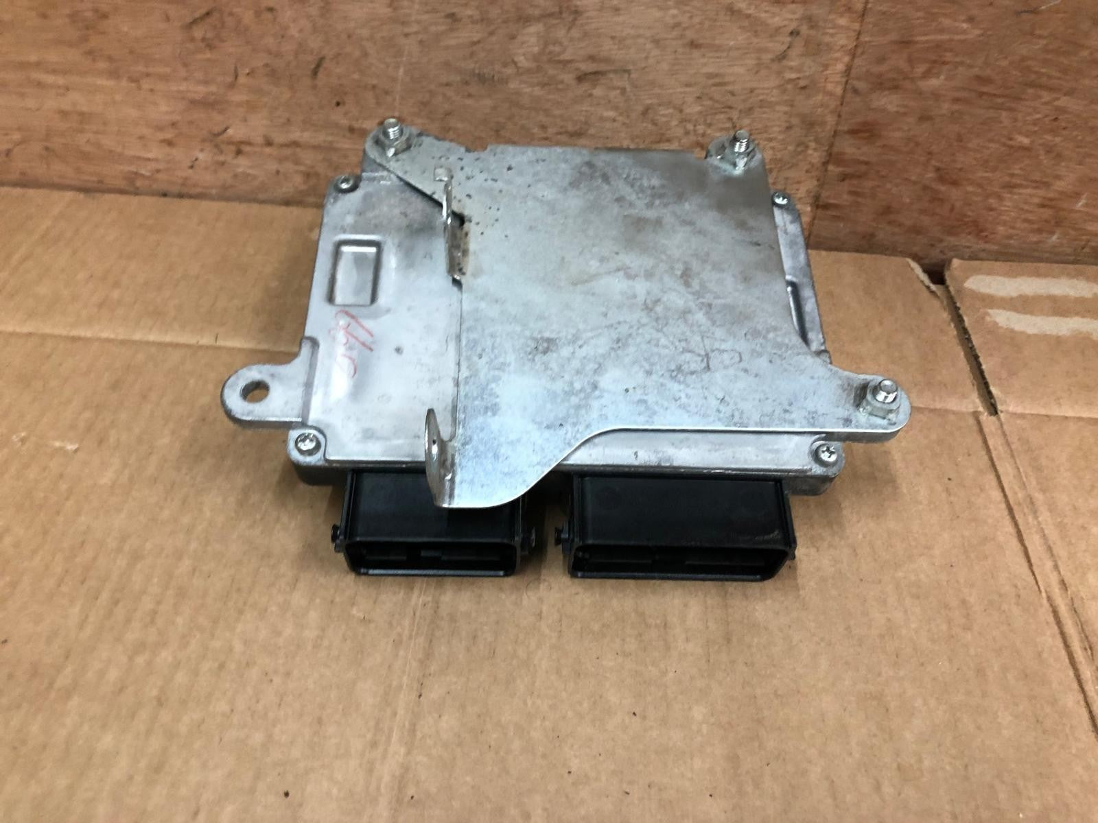 2014 Mitsubishi Outlander GX 4h PHEV Engine Control Unit ECU | 1860C102