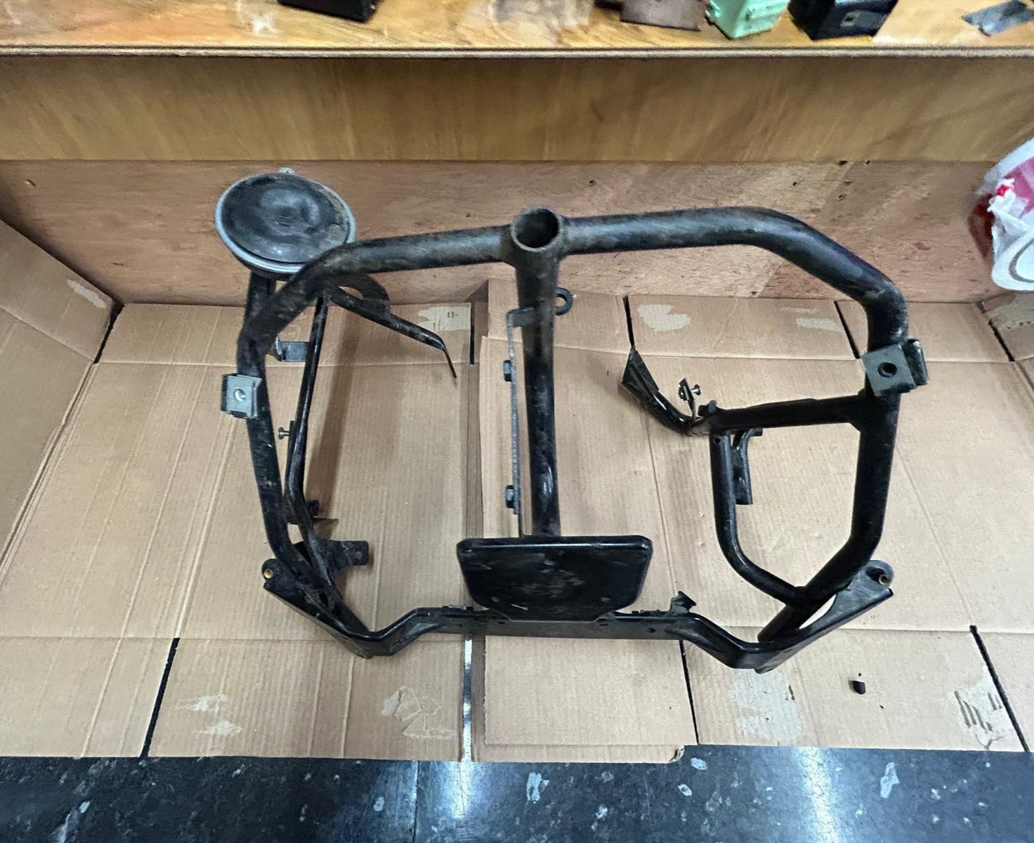 2013 BMW K18 C600 Sport Front Upper Fairing Bracket | 4651 7724944