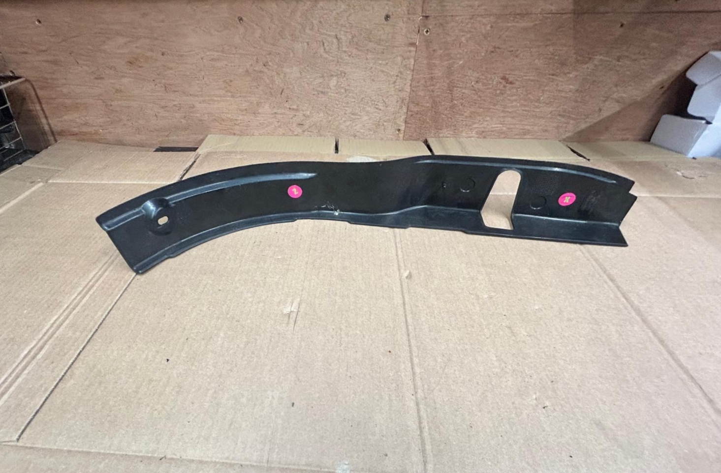 Genuine BMW 7 Series E38 Right Front Door Catch Cover | 51418150858