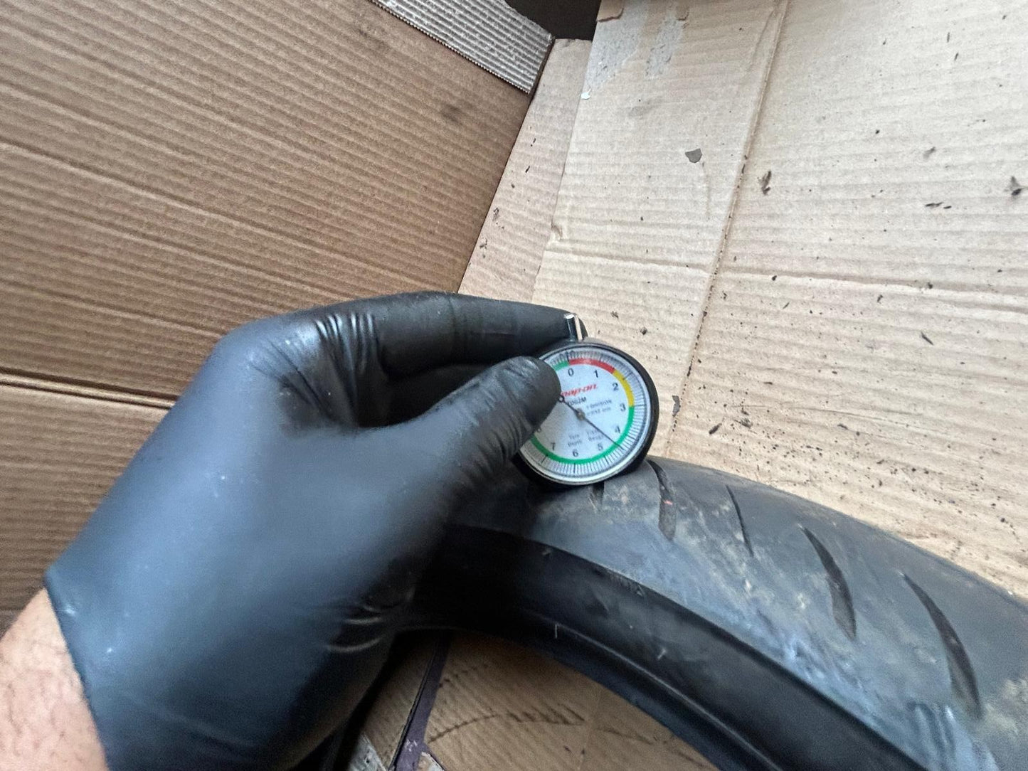 Avon AV83 Street Runner Motorcycle Tyre 100/80/17