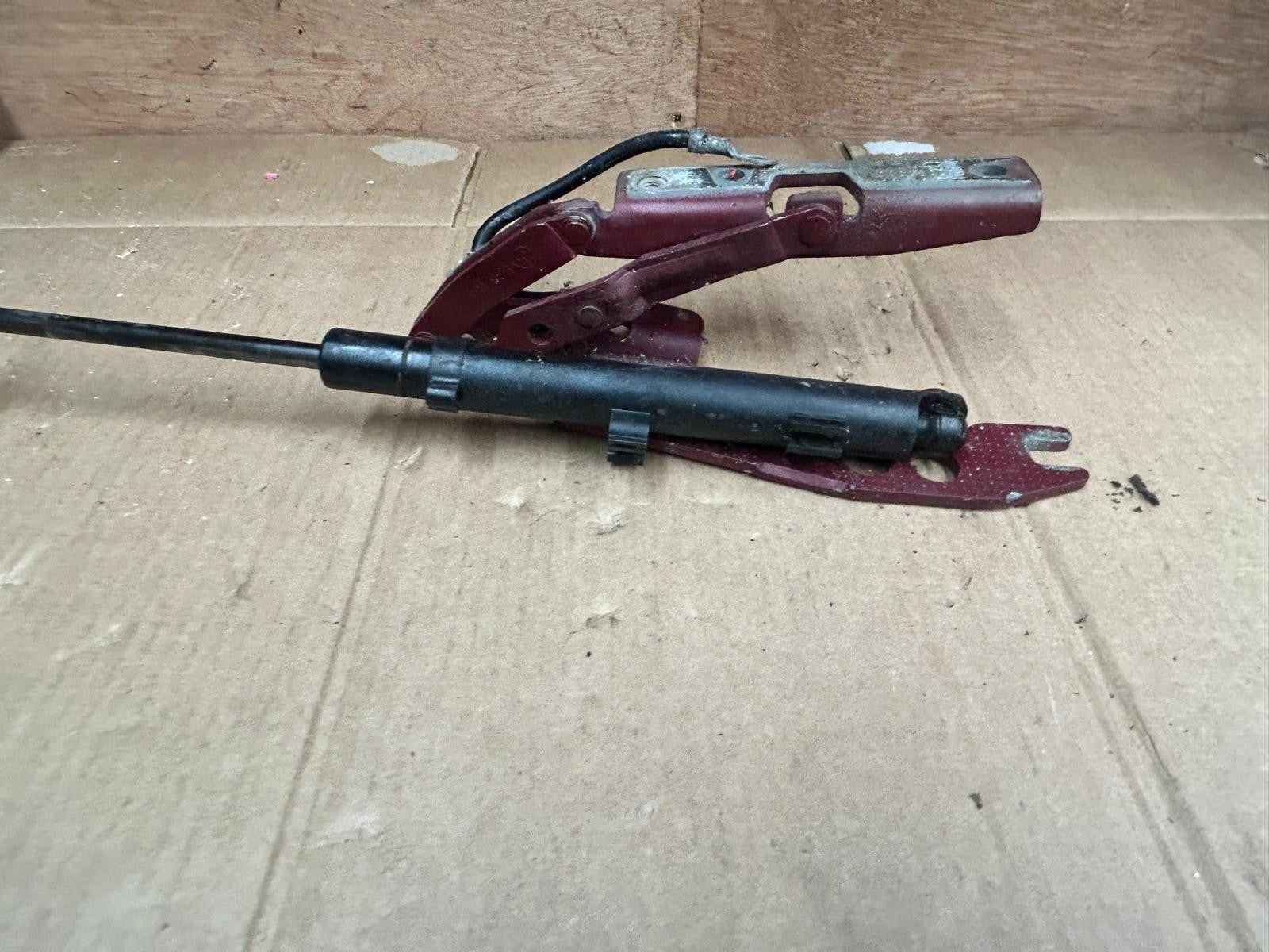 Genuine 1994 BMW 7 Series E38 740i Bonnet Hatch Hinge