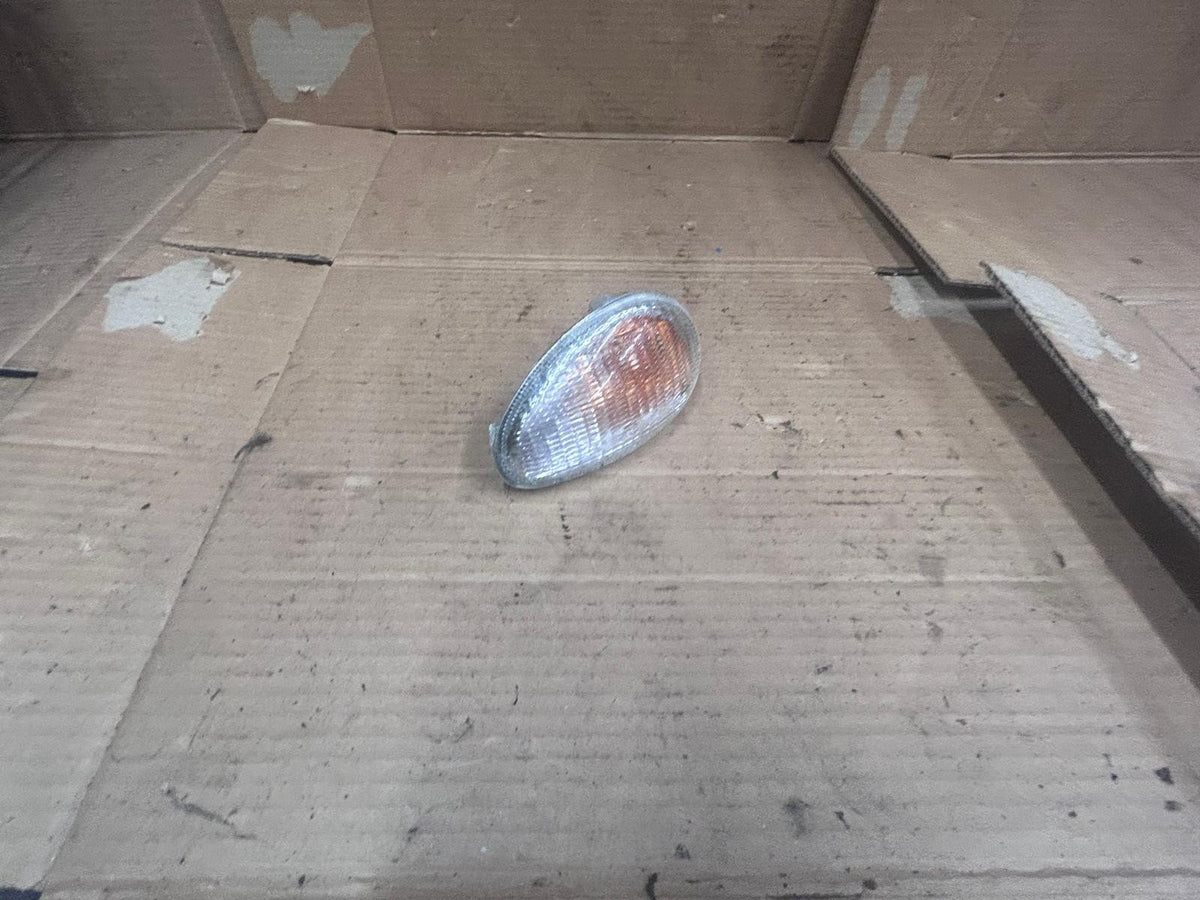 2001 Vespa ET4 Cento 125 Front Left Indicator Turn Signal Assembly