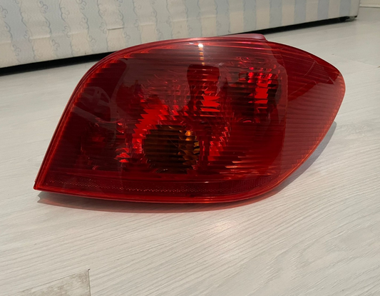 2001 - 2005 Peugeot 307 Right Tail Light | 89034733