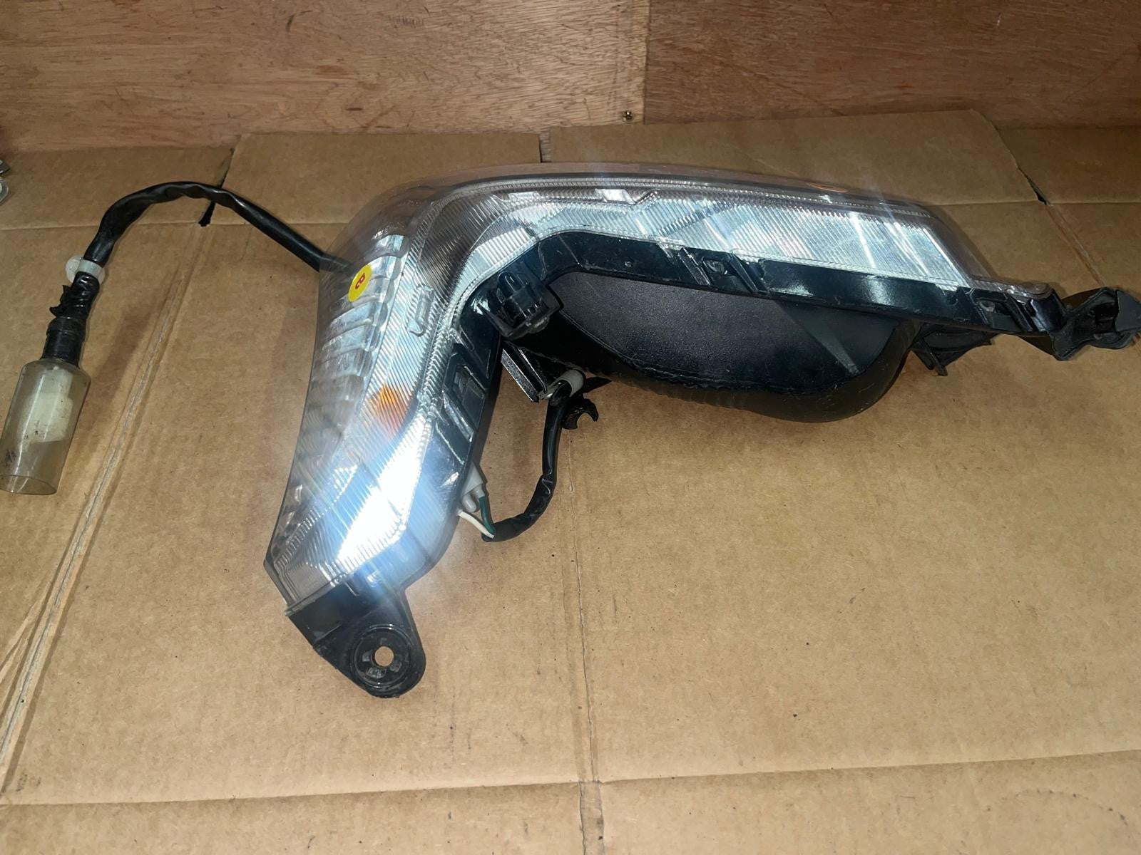 Honda SH 125 Front Left Indicator | W0760