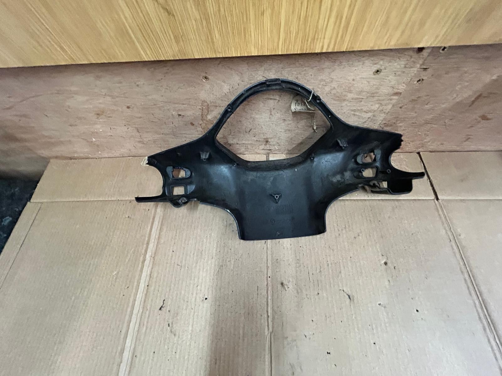 Piaggio Vespa LX 125  Handlebar Cover | 622190