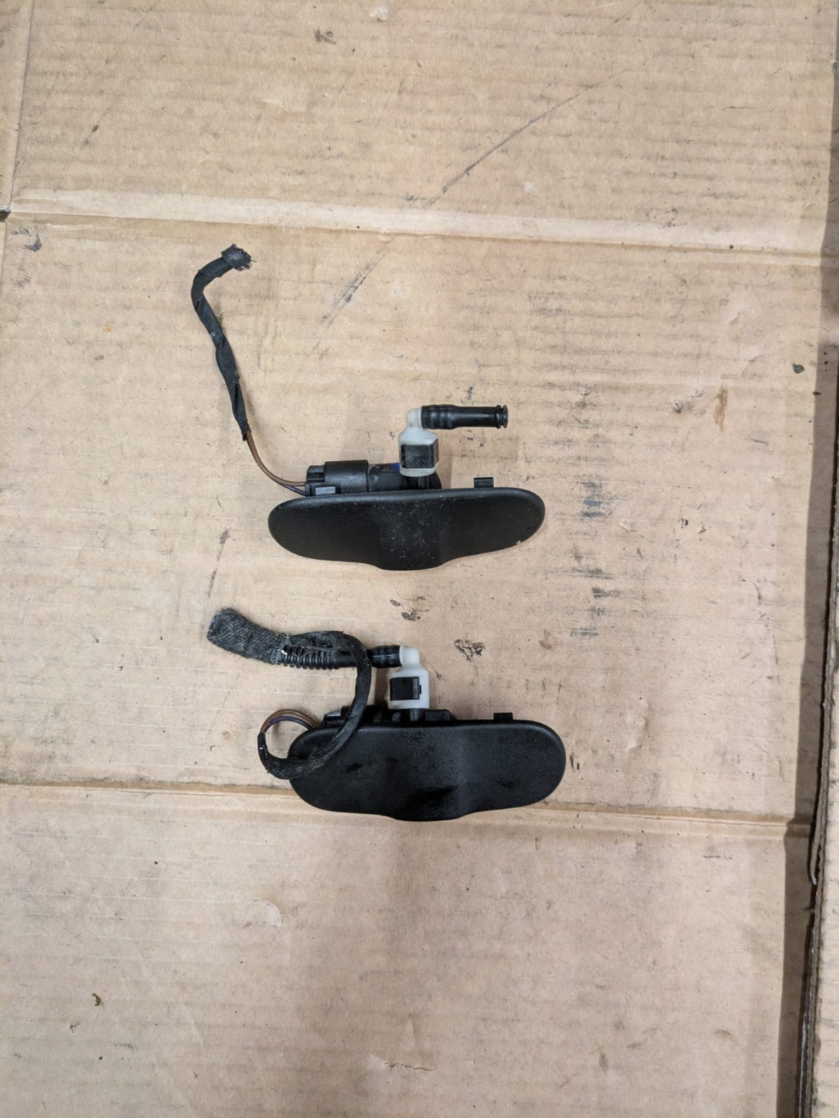 2011 Audi A3 S Line Front Windscreen Washer Sprayers | 8P0955987E 8P0955988E