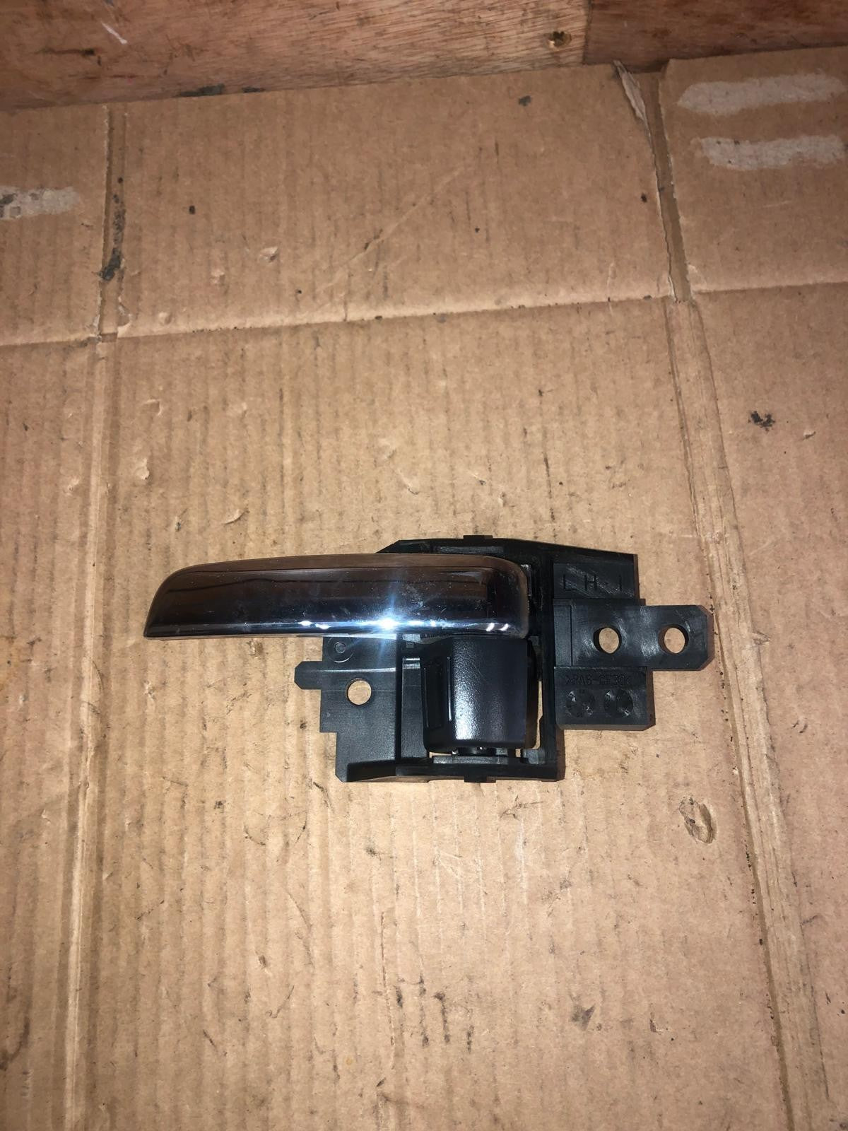 2014 Mitsubishi Outlander GX 4h PHEV Left Side Interior Door Handle