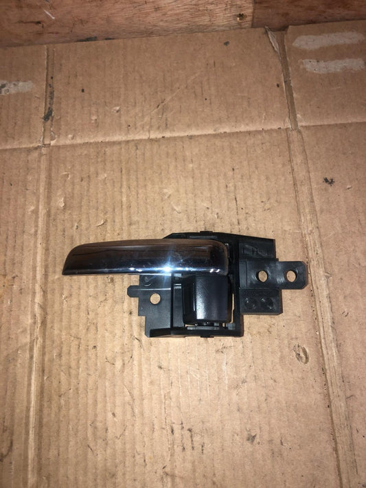 2014 Mitsubishi Outlander GX 4h PHEV Left Side Interior Door Handle