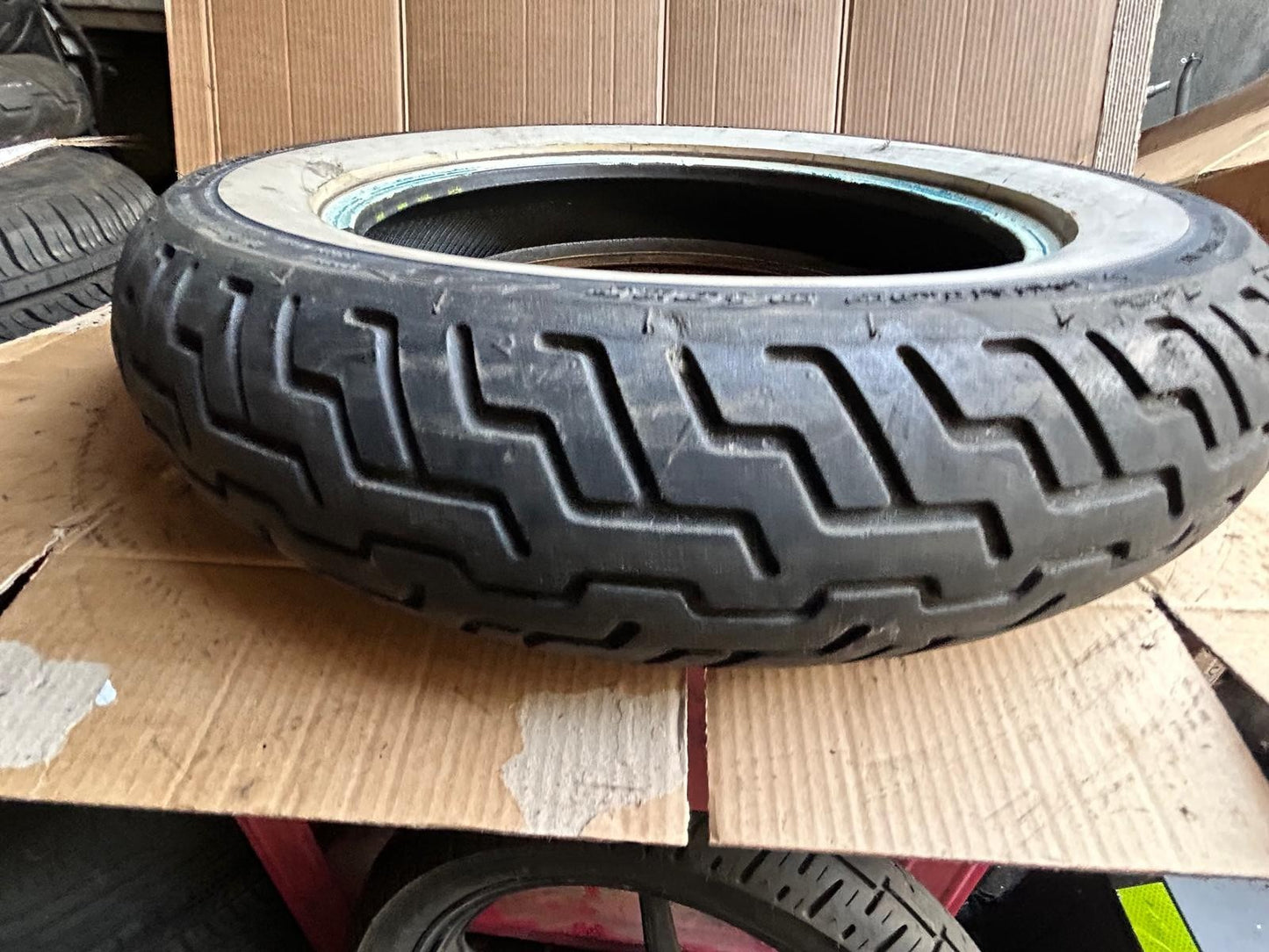 Dunlop D402F MT90B16 72H Harley Davidson Motorcycle Tyre