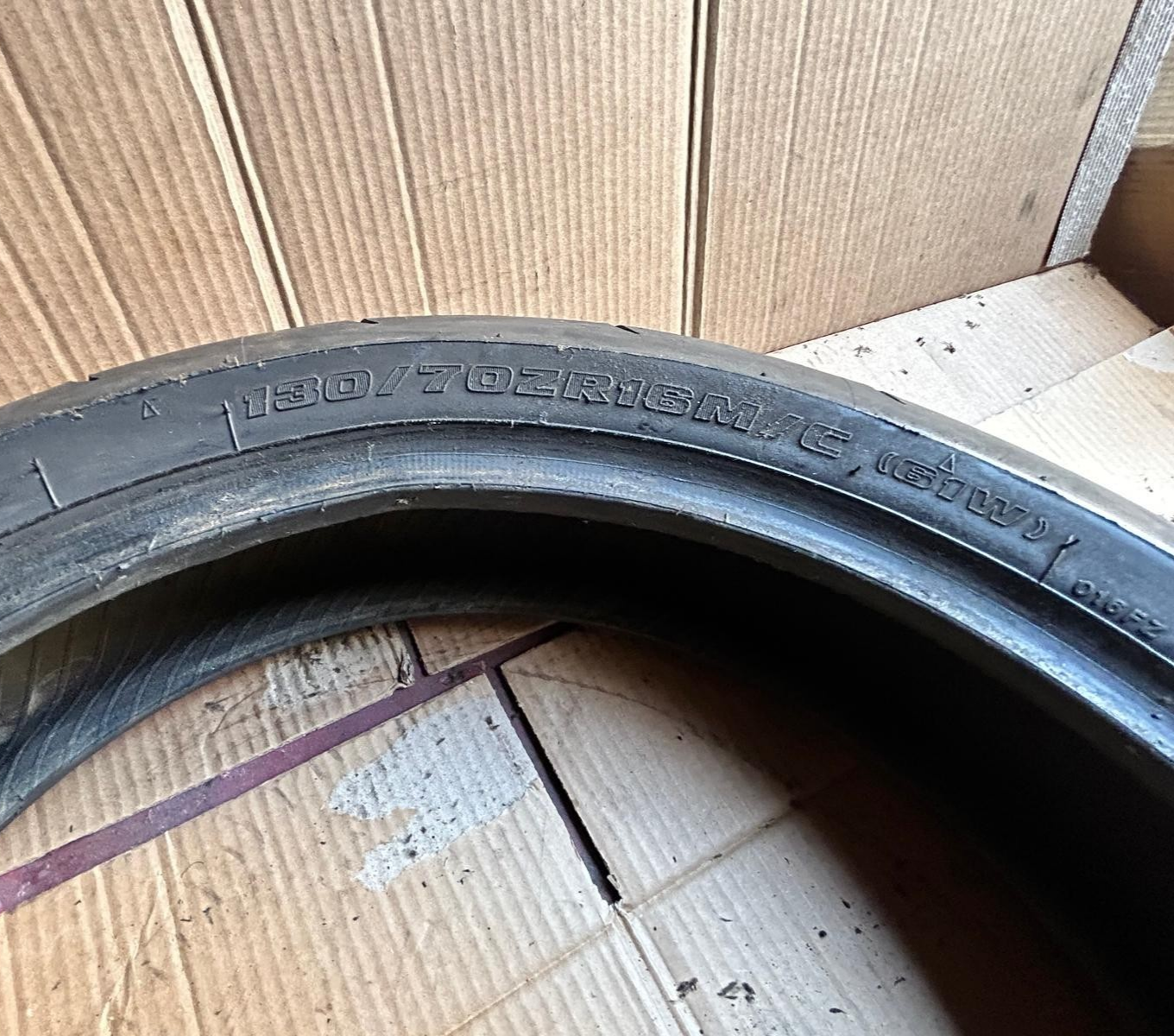 Bridgestone Battlax BT016R Hypersport Motorcycle Tyre 130/70/16