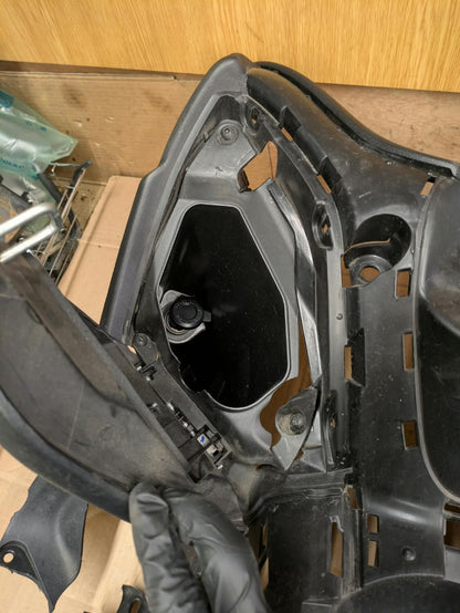 2021 Yamaha Xmax 125 Leg Shield | BL1-F8311-01