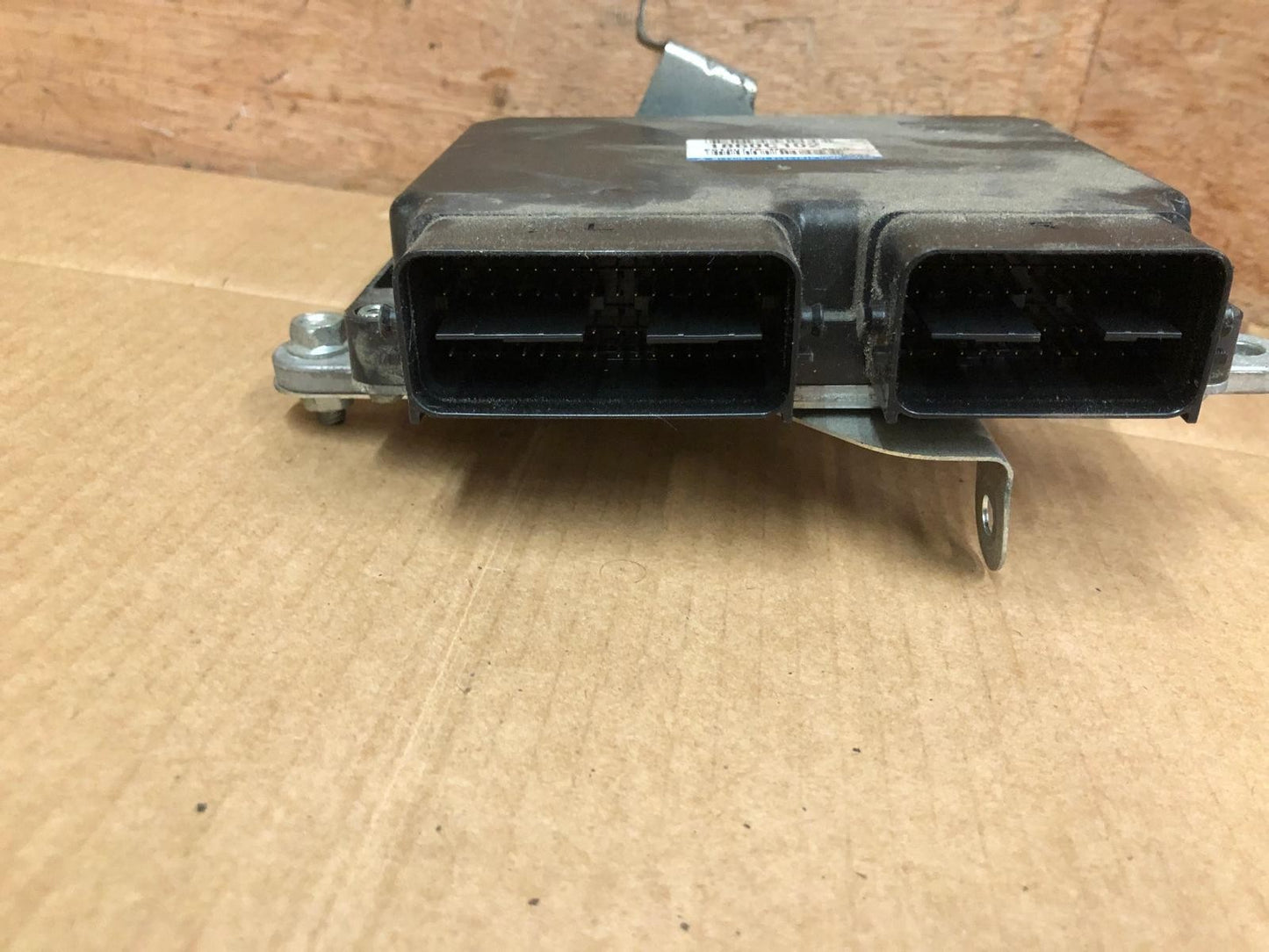 2014 Mitsubishi Outlander GX 4h PHEV Engine Control Unit ECU | 1860C102
