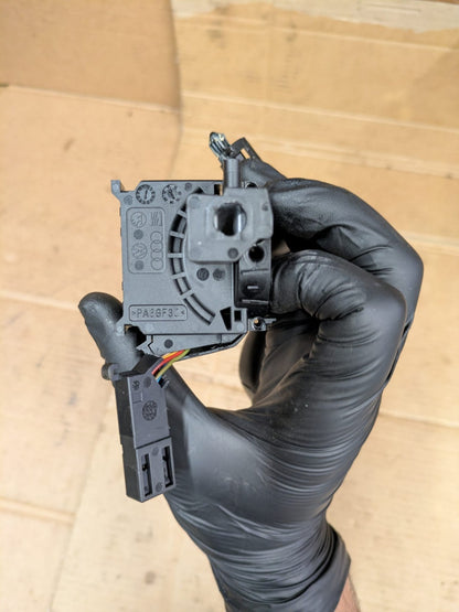 2011 Audi A3 S Line Front Windscreen Wiper Unit | 8P0953519E