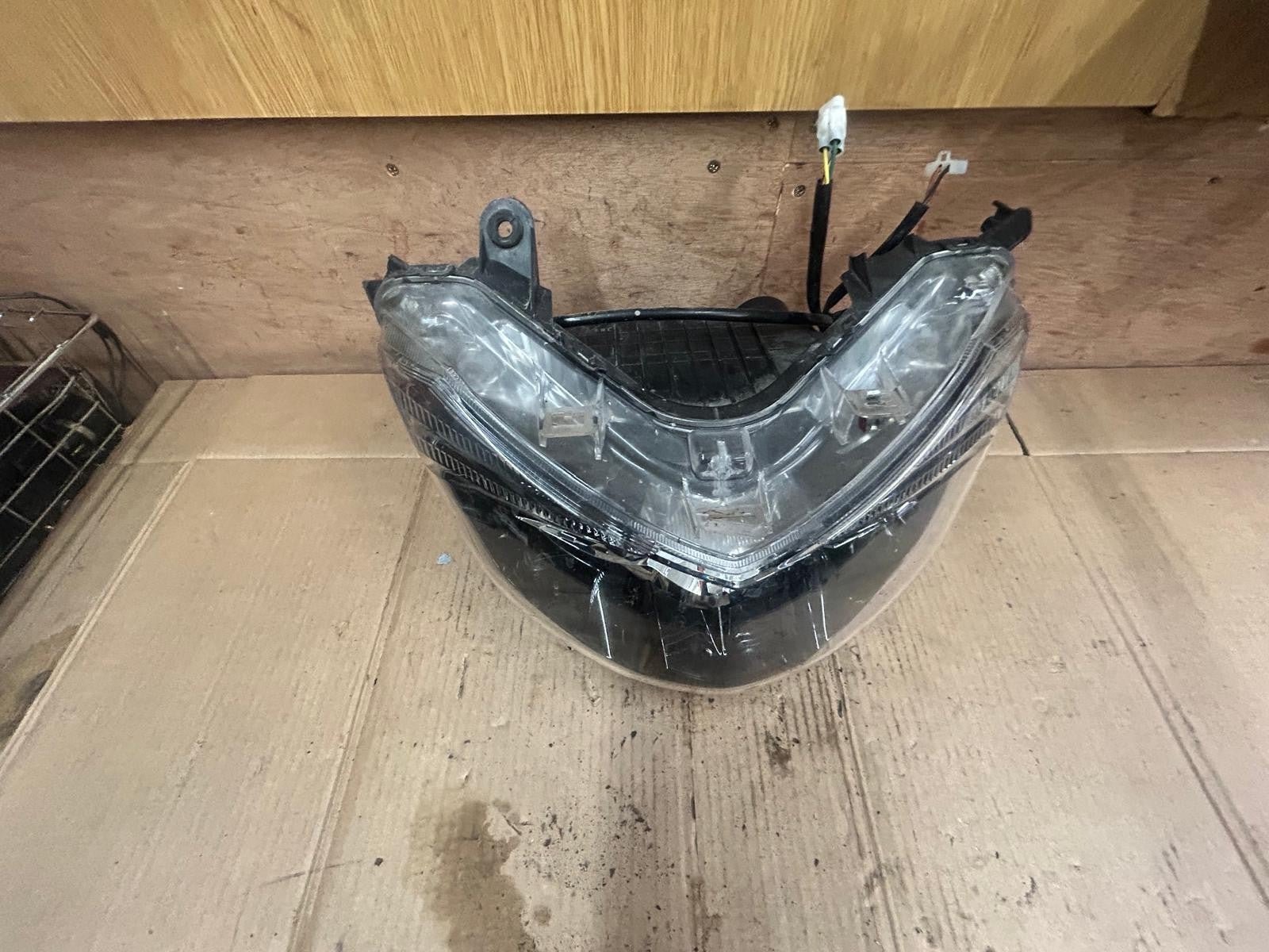 2016 Yamaha Nmax 125 Front Headlight