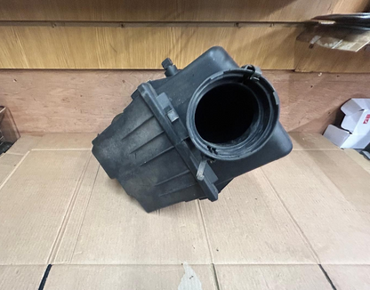 Genuine BMW 7 Series E38 Air Filter Box | 13711742117