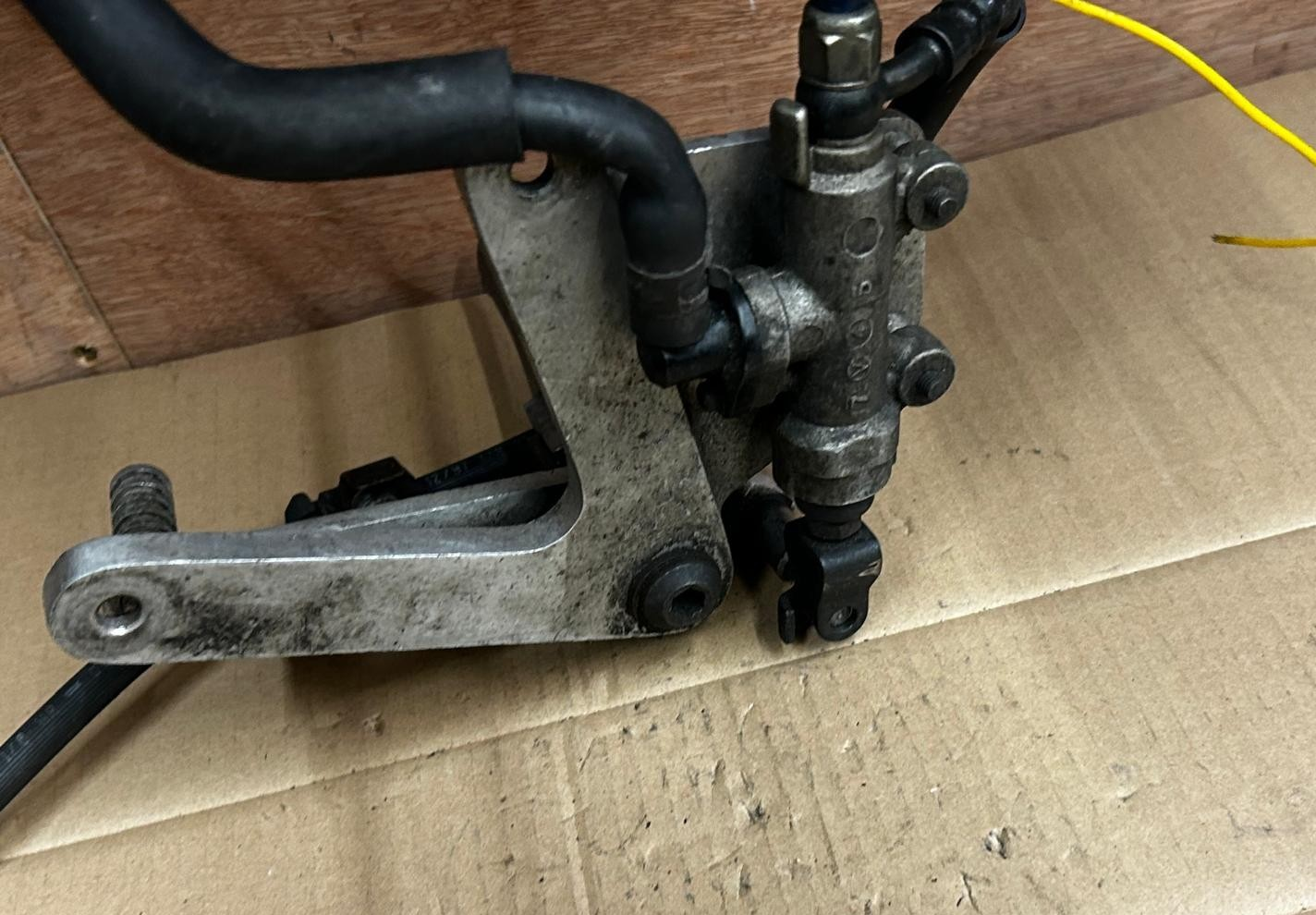 1999 Honda CB600F Hornet Right Footrest Brake Assembly & Gear Selector