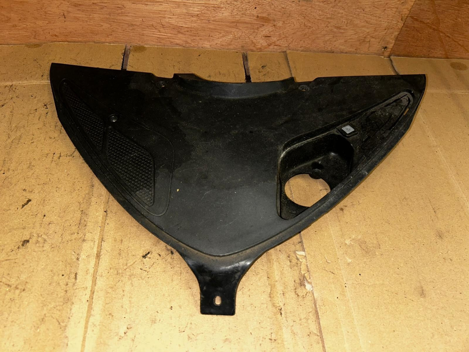 Piaggio MP3 Front Top Cover Panel | 657367