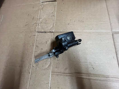 2000 Honda CBR 1100 xx Super Blackbird Clutch Master Cylinder + Lever