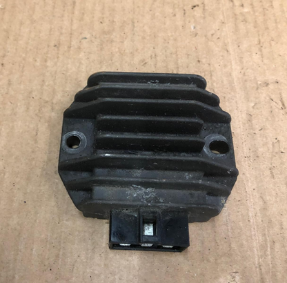 SH640D-12 | 2010 Yamaha YBR Regulator Rectifier Genuine OEM Part