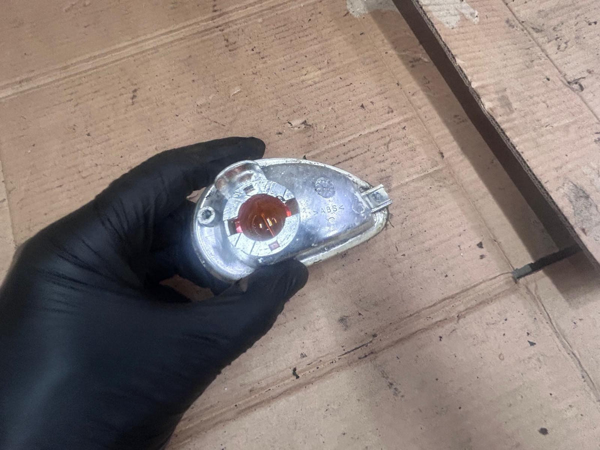 2001 Vespa ET4 Cento 125 Front Left Indicator Turn Signal Assembly