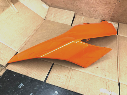 2019 KTM Duke 125 Front Right Fuel Tank Cover Panel | JP181207