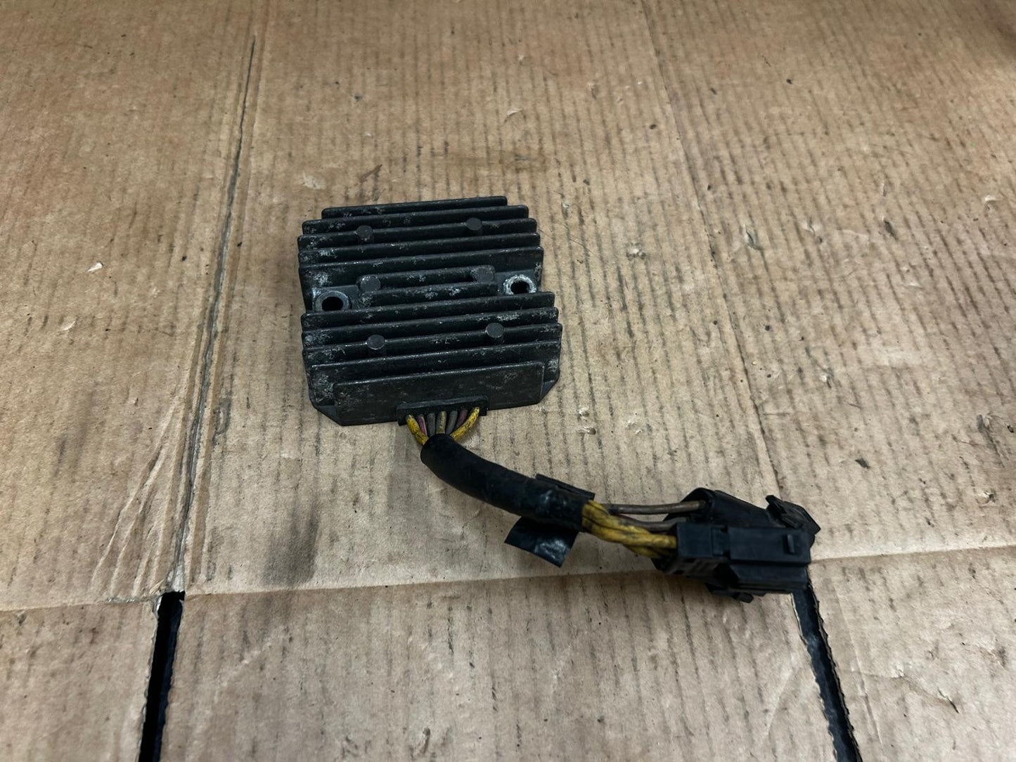 SH541G-12 | BMW F800S / Aprilia RSV 1000 Voltage Regulator