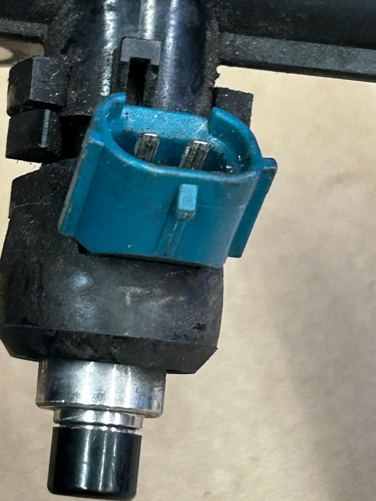 2014 - 2016 Honda NC 750X Fuel Rail Injectors