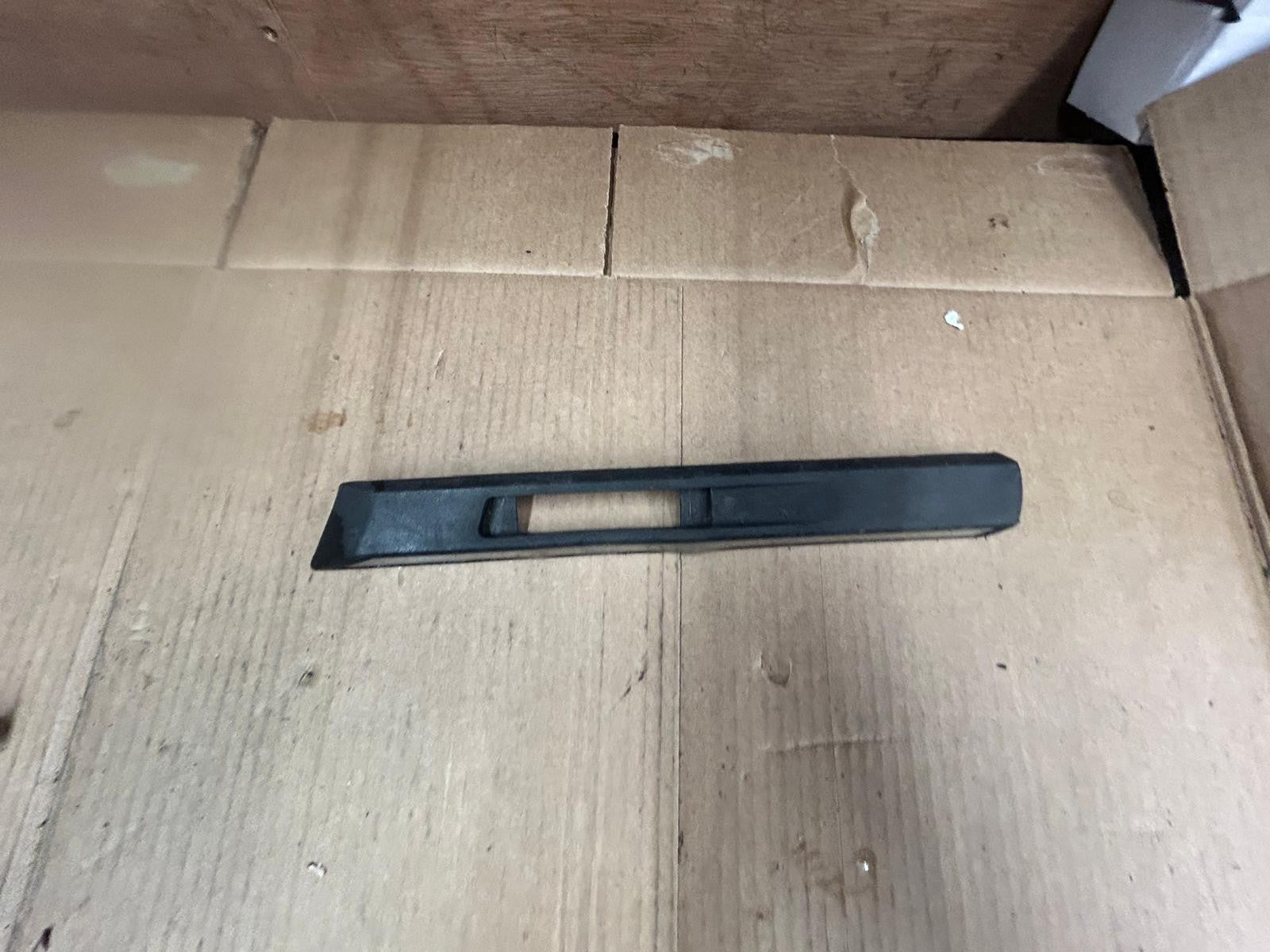 Genuine BMW 7 Series E38 Front Right Fender Trim Moulding | 8165220
