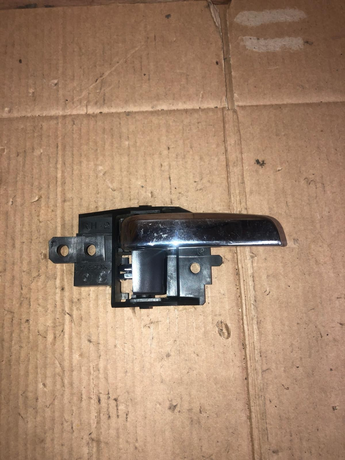 2014 Mitsubishi Outlander GX 4h PHEV Right Side Interior Door Handle