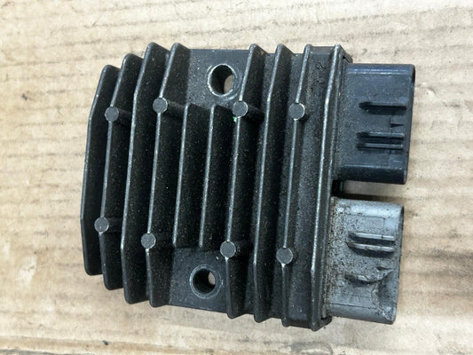 FH012AB | Voltage Regulator Rectifier