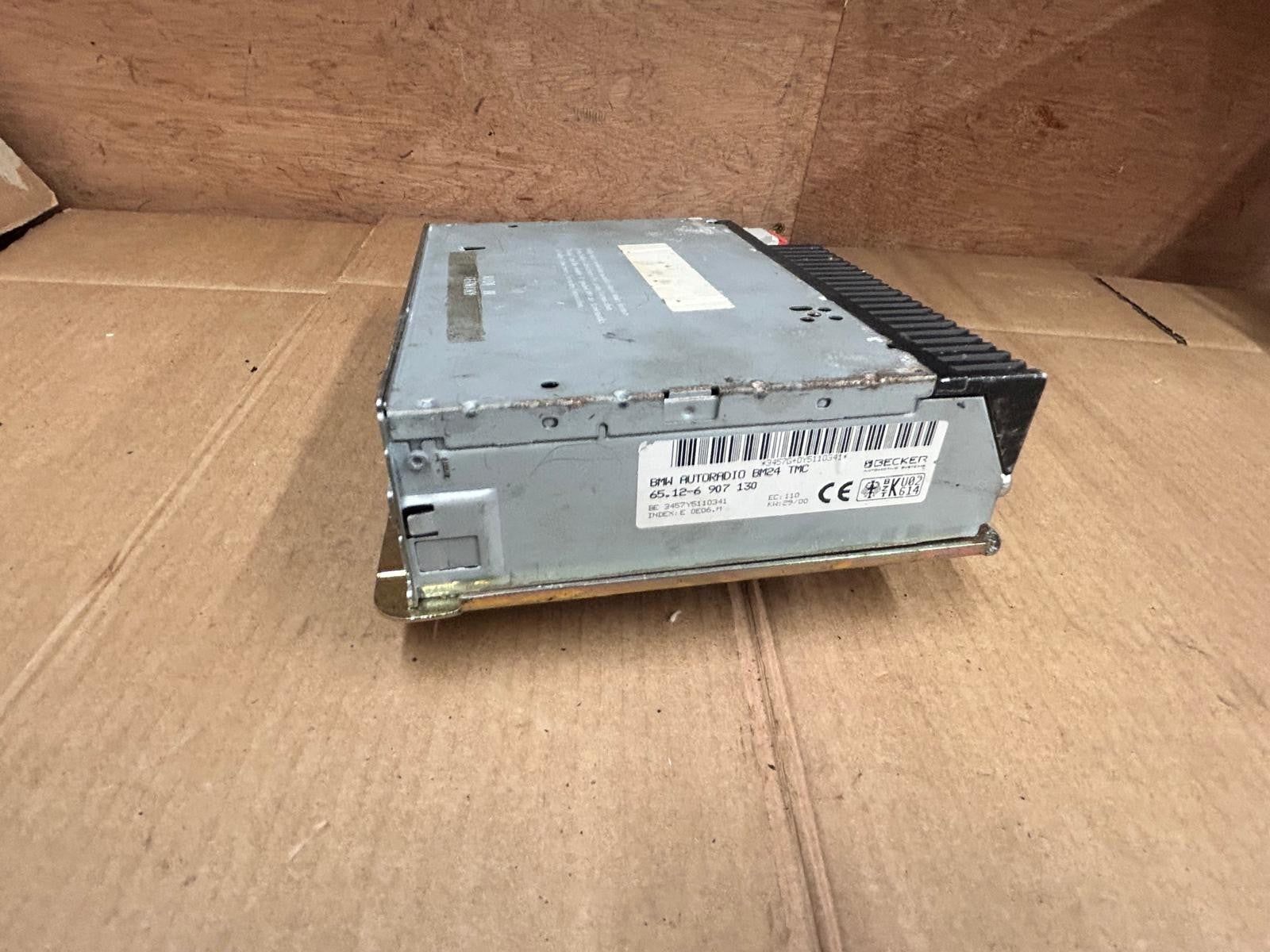 Genuine BMW 7 Series E38 AutoRadio BM24 TMC Player | 65126907130